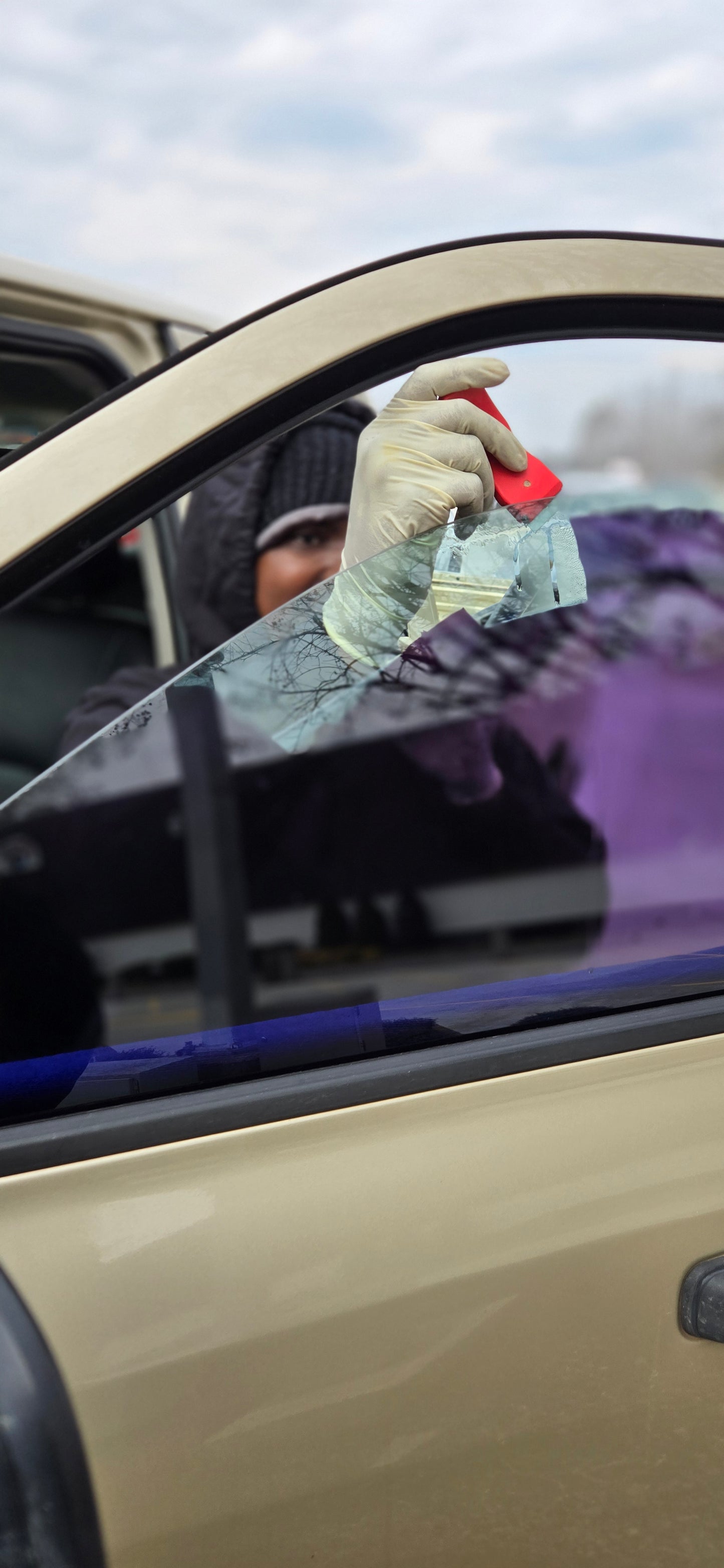 TINT REMOVAL VEHICLE